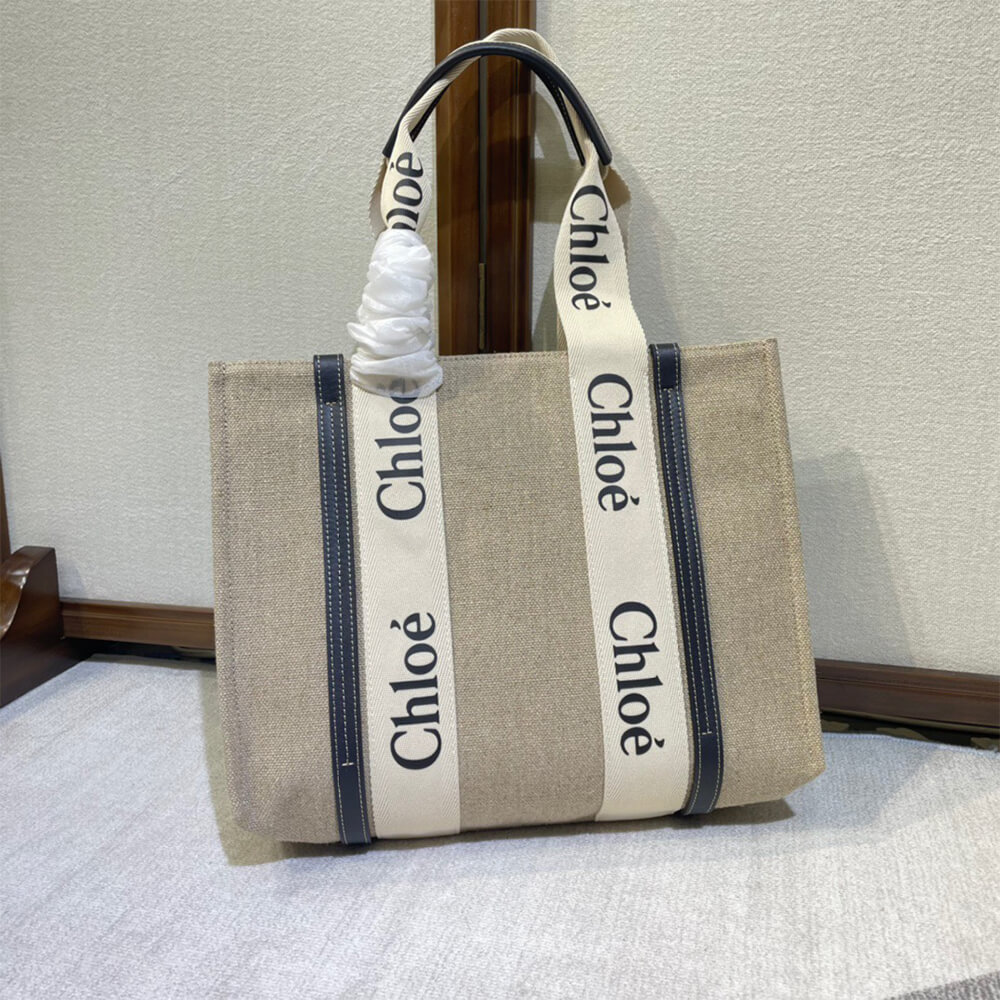 Ch10e medium woody tote bag